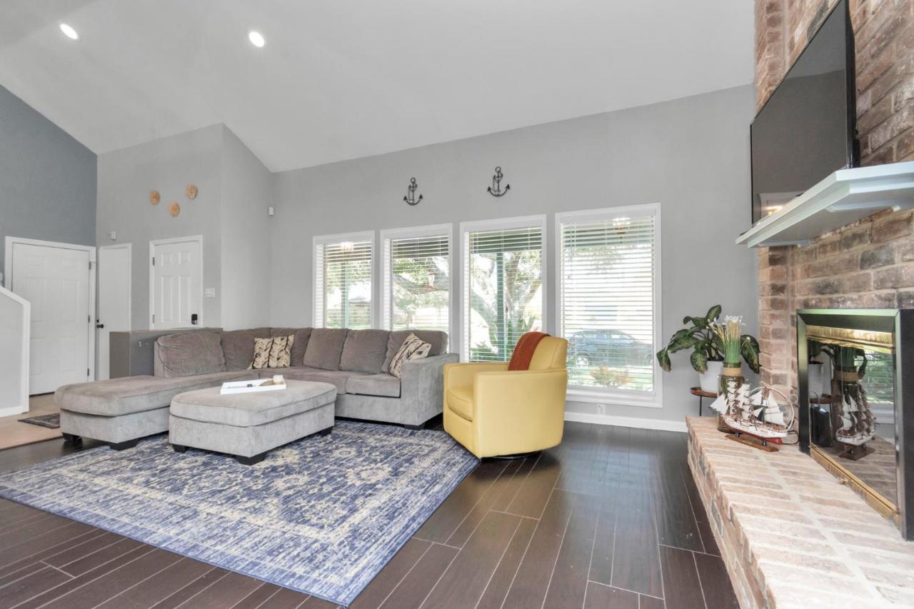 Beauty On The Water! Lake House Near The Beaches! Galveston Exterior foto